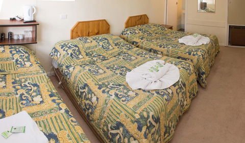 The Swiss Motel - Accommodation QLD 1