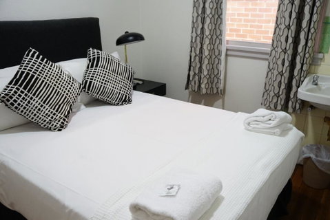 The Tamworth Hotel - Accommodation QLD 2