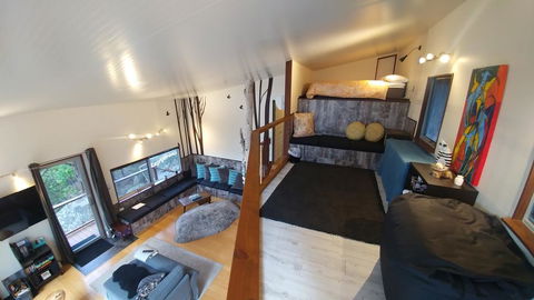 The Tree House - Accommodation QLD 2