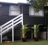 The Tree House 6 Gowing Street - Accommodation QLD