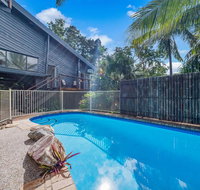 The Treehouse - Accommodation QLD