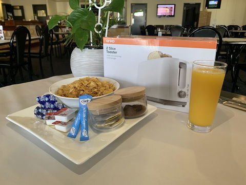 The Victoria Hotel - Accommodation QLD 1