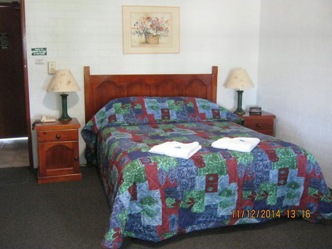 The Vineyard Motel - Accommodation QLD 2