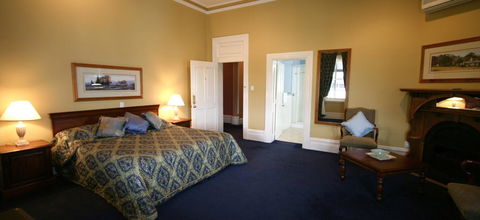 The York Palace Hotel - Accommodation QLD 2