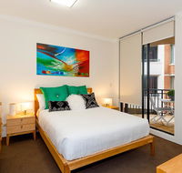 Thriving city location dining hub - Accommodation QLD