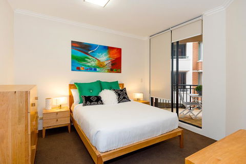 Thriving City Location, Dining Hub - Accommodation QLD 0