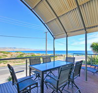 Through The Looking Glass - Accommodation QLD