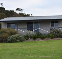 Tidal Dreaming Seaview Cottages - Accommodation QLD