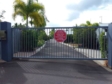 Tin Can Bay Marina Villas - Accommodation QLD 3