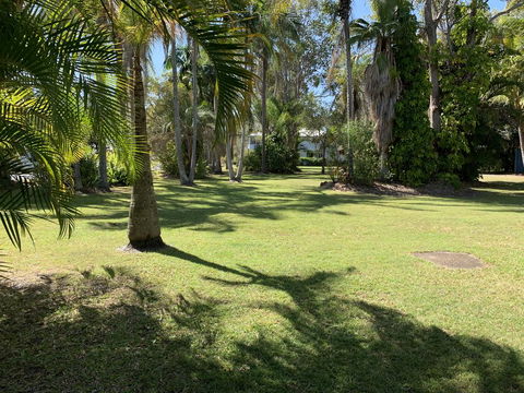 Tin Can Bay Motel - Accommodation QLD 3