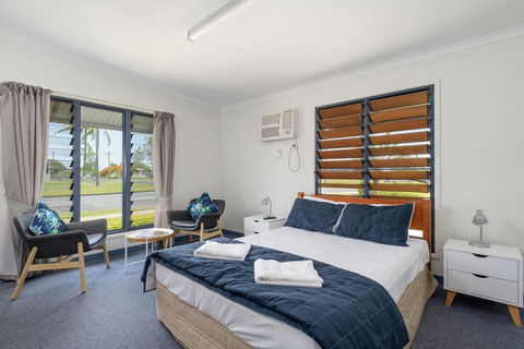 Tin Can Bay's Sleepy Lagoon Motel - Accommodation QLD 1