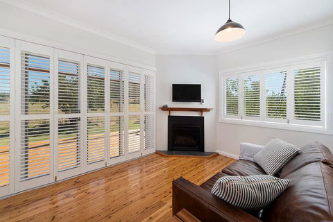 Toms Cottage - Wilgowrah -A Country Escape - Accommodation QLD 2
