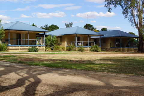 Tooleybuc River Retreat Villas - Accommodation QLD 0