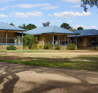 Tooleybuc River Retreat Villas - Accommodation QLD