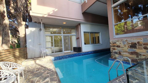 Toorak Luxury Living - Accommodation QLD 1