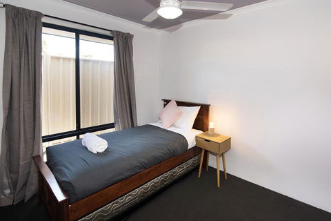 Tootys Place - Accommodation QLD 3