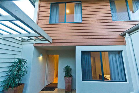 Townhouse 212 - Accommodation QLD 2