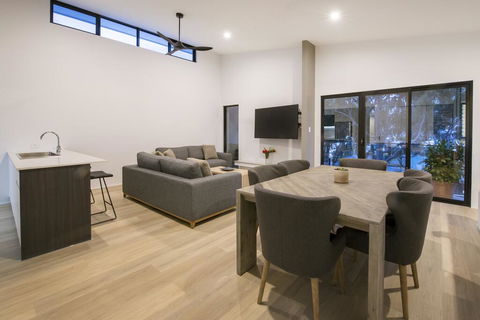 Town Scape - Margaret River - Accommodation QLD 0