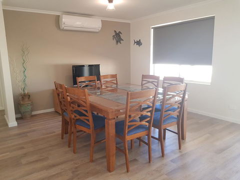 Towncrackers Guest House - Accommodation QLD 2