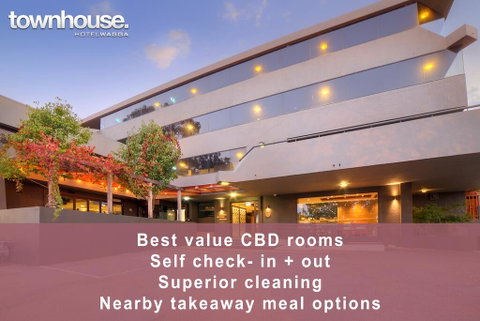 Townhouse Hotel - Accommodation QLD 1