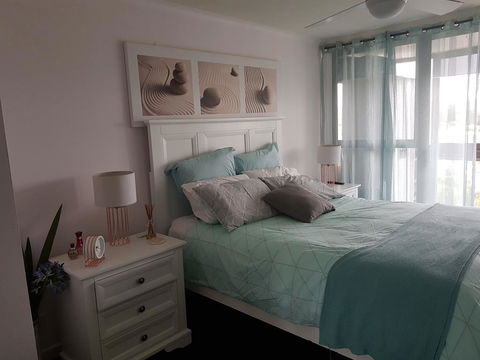 Trafalgar Towers - Accommodation QLD 2