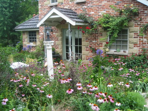 Trafalgar B&B - Accommodation QLD 2