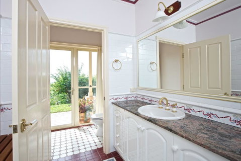 Tranquill Garden Hideaway - Accommodation QLD 3