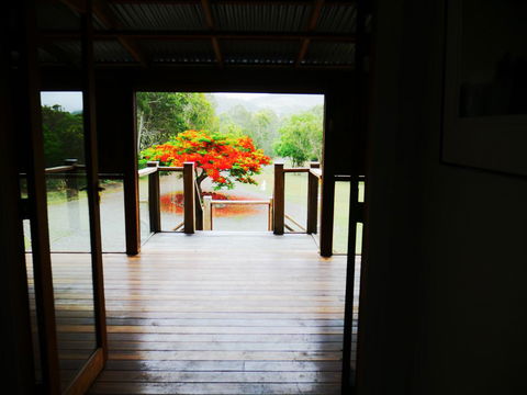 TRANQUILO BEACH HOUSE - Accommodation QLD 3