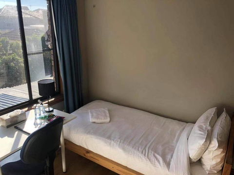 Traveler's Affordable Studio Unit (Beverly Hills) - Accommodation QLD 1