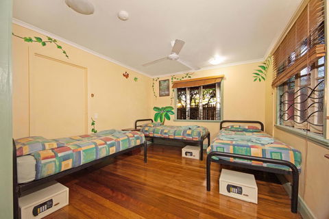 Travellers Oasis - Accommodation QLD 3