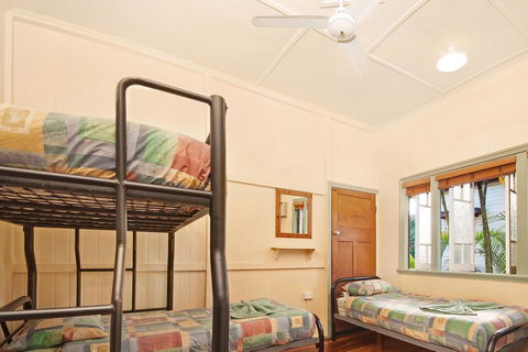 Travellers Oasis - Accommodation QLD 1