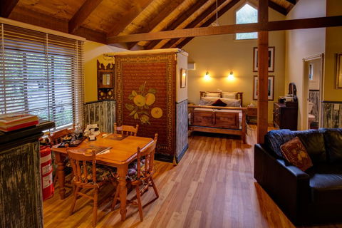 Trawool Cottages And Farmstay - Accommodation QLD 3