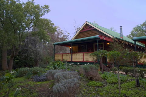 Trawool Cottages And Farmstay - Accommodation QLD 2