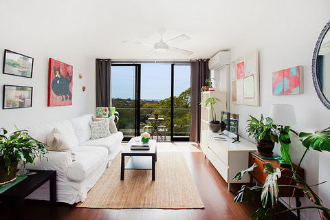 Treetop Retreat Five Minute Stroll To The Beach - Accommodation QLD 0