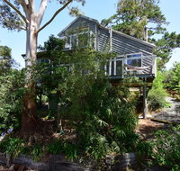 Treetops - Newly renovated in the village - Accommodation QLD