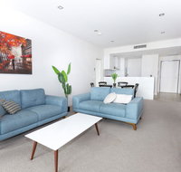 Trendy Self Contained Inner City Apartment - Accommodation QLD