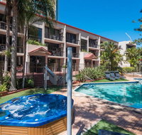 Trickett Gardens Holiday Inn - Accommodation QLD