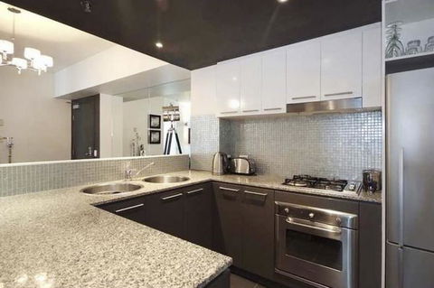 Trilogy On The Esplanade. Room With A View! - Accommodation QLD 2