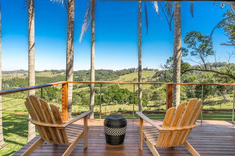 Triloka Lodges - Accommodation QLD 2