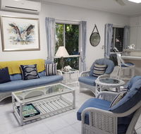 Trinity Beach POOLSIDE Apartment - Accommodation QLD