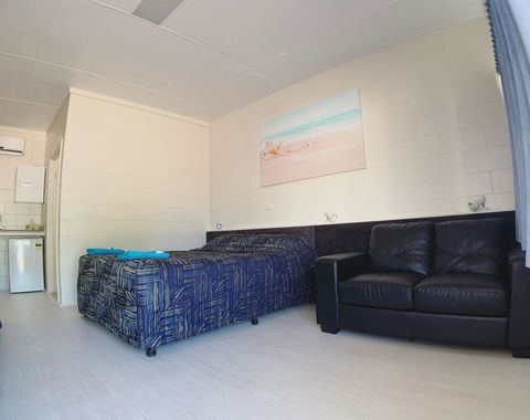 Tropical City Motor Inn - Accommodation QLD 2