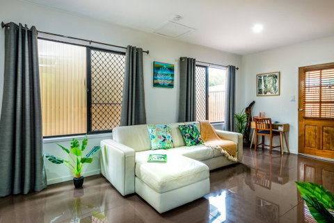 Tropic Studio, A Unique Hidden Gem! - Accommodation QLD 2