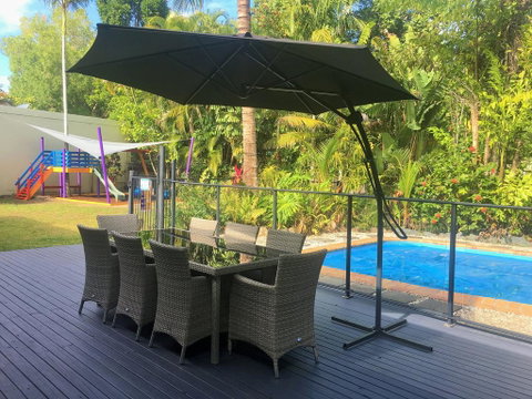 Tropical Private Open Space At Trinity - Accommodation QLD 0