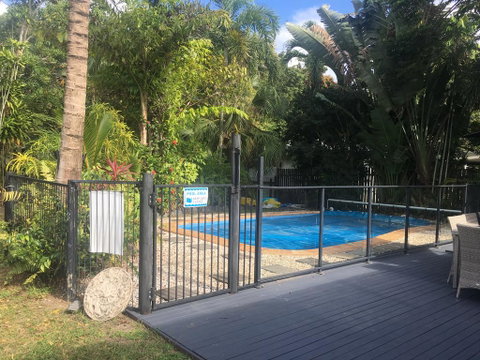 Tropical Private Open Space At Trinity - Accommodation QLD 2