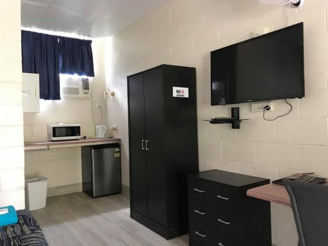 Tropical City Motor Inn - Accommodation QLD 1
