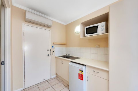 Tropical Queenslander - Accommodation QLD 2