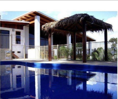 Tropicana - Accommodation QLD 0