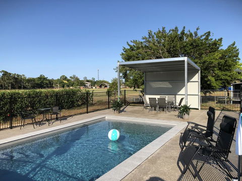 Tropical Retreat - Accommodation QLD 2