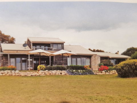 Tu Emuz Stone Beachfront Villa, Emu Bay, Kangaroo Is - Accommodation QLD 2