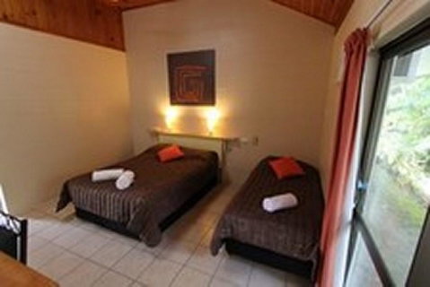 Tully Motel - Accommodation QLD 2